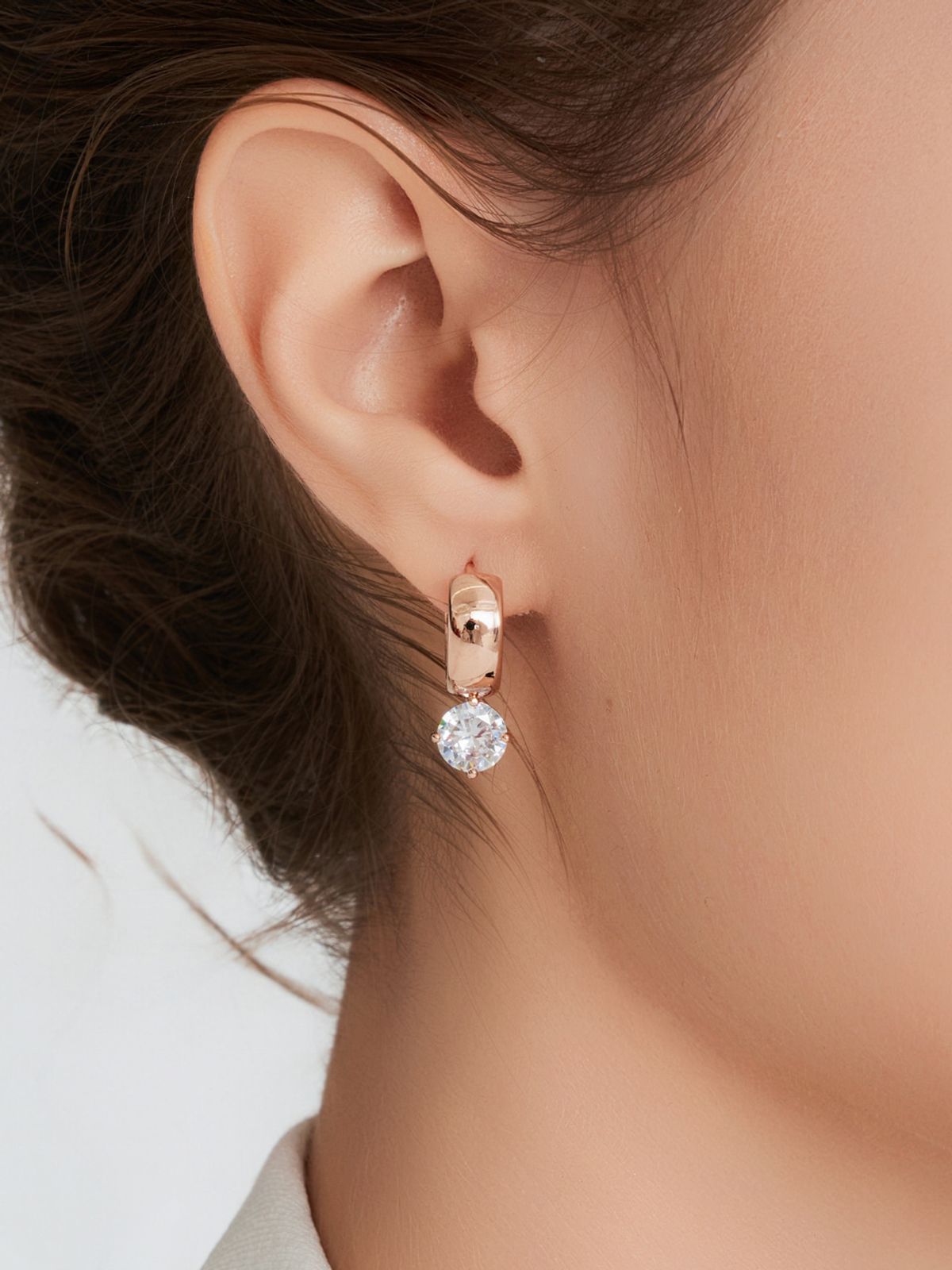 가이거주얼리(GEIGERJEWELRY) 18K GF 로제 솔리테어 원터치 귀걸이 GI8KPEE087