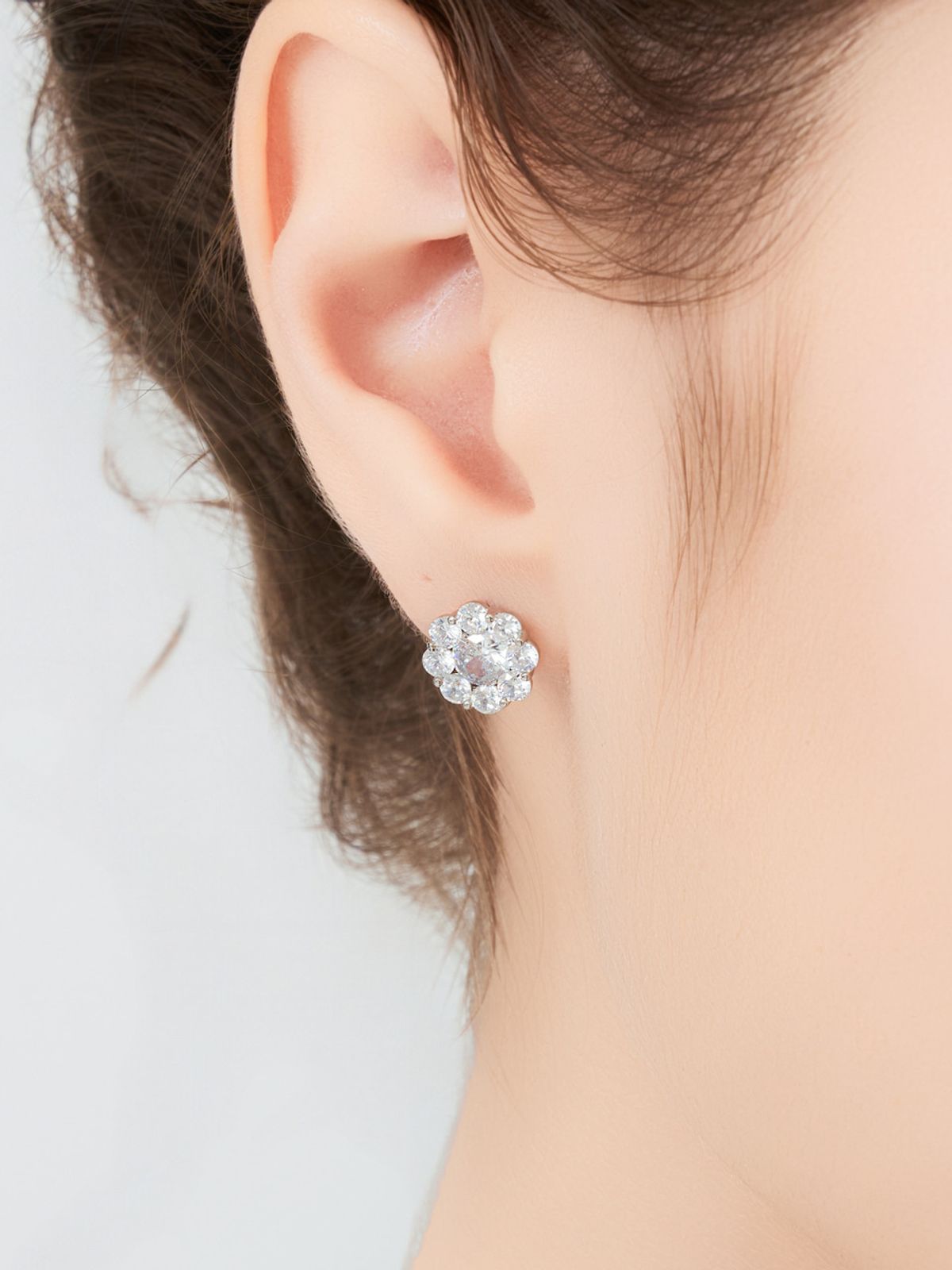 가이거주얼리(GEIGERJEWELRY) 18K GF 루미에르 플뢰르 귀걸이 GI8KPEE083