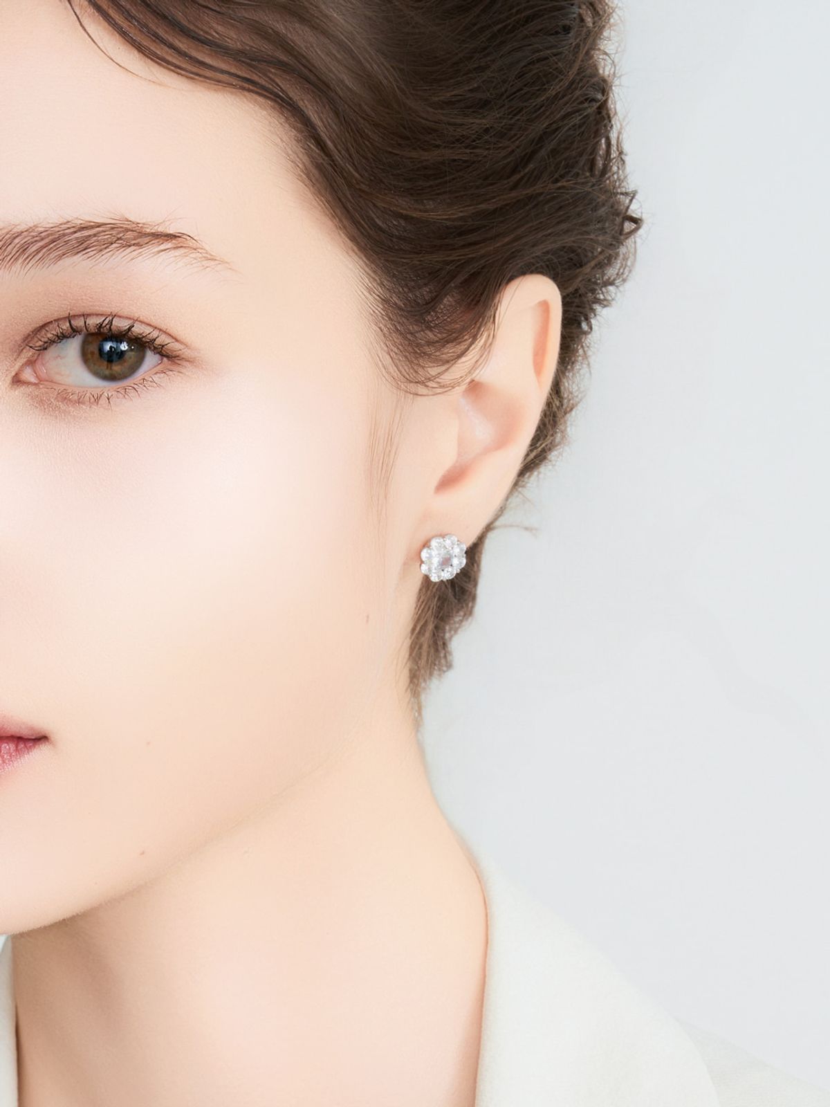 가이거주얼리(GEIGERJEWELRY) 18K GF 루미에르 플뢰르 귀걸이 GI8KPEE083