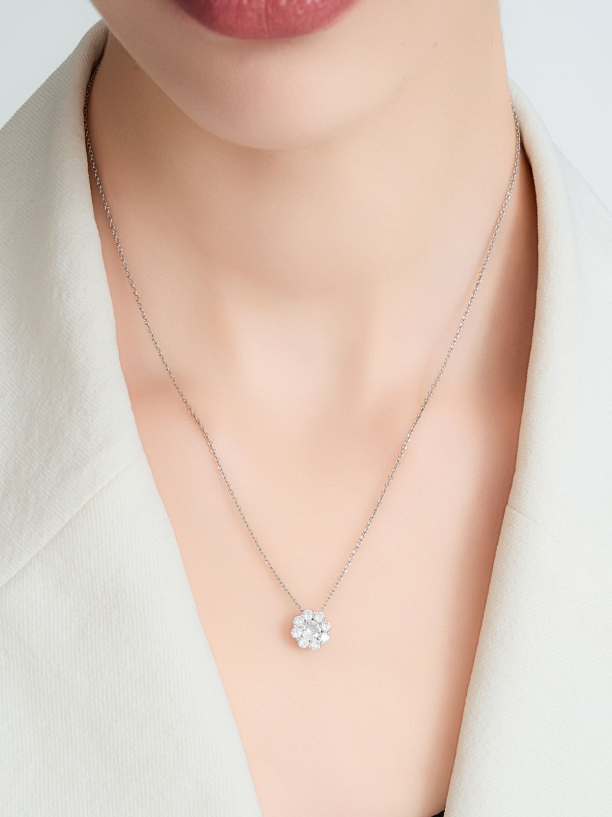 가이거주얼리(GEIGERJEWELRY) 루미에르 플뢰르 목걸이 GISVNN046