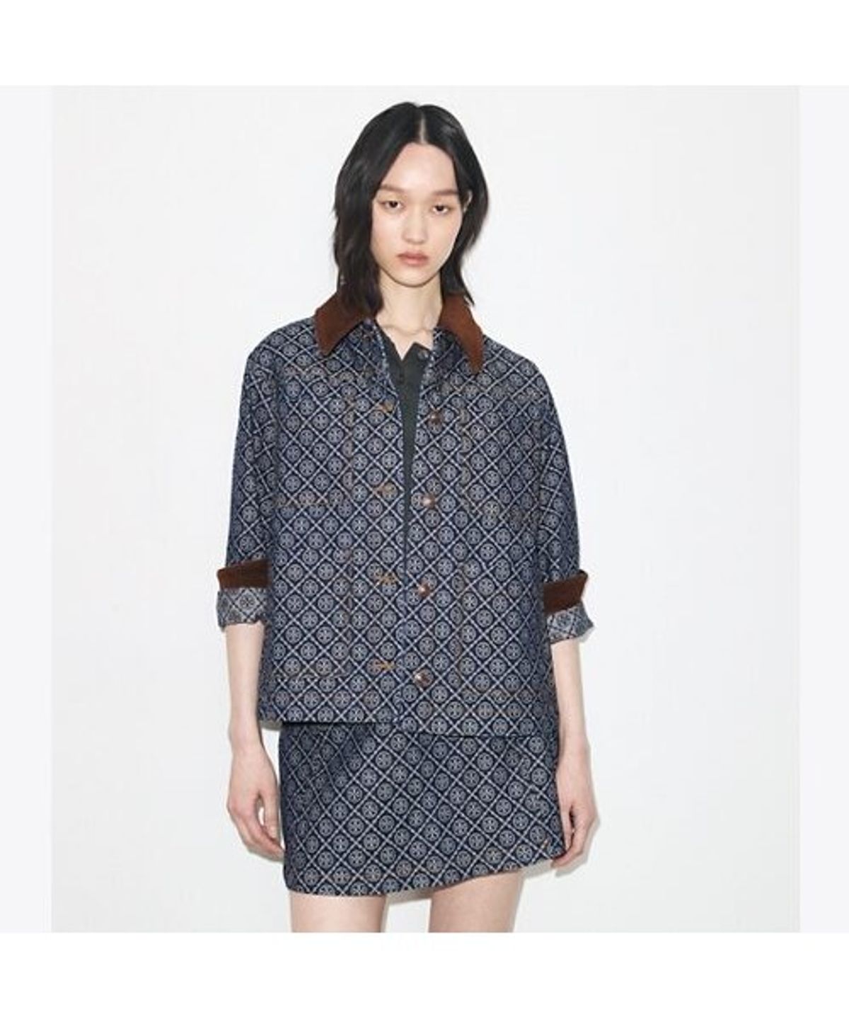 토리버치(TORYBURCH) 오버사이즈드 코튼 반 재킷 - 티모노그램 스톤 워시