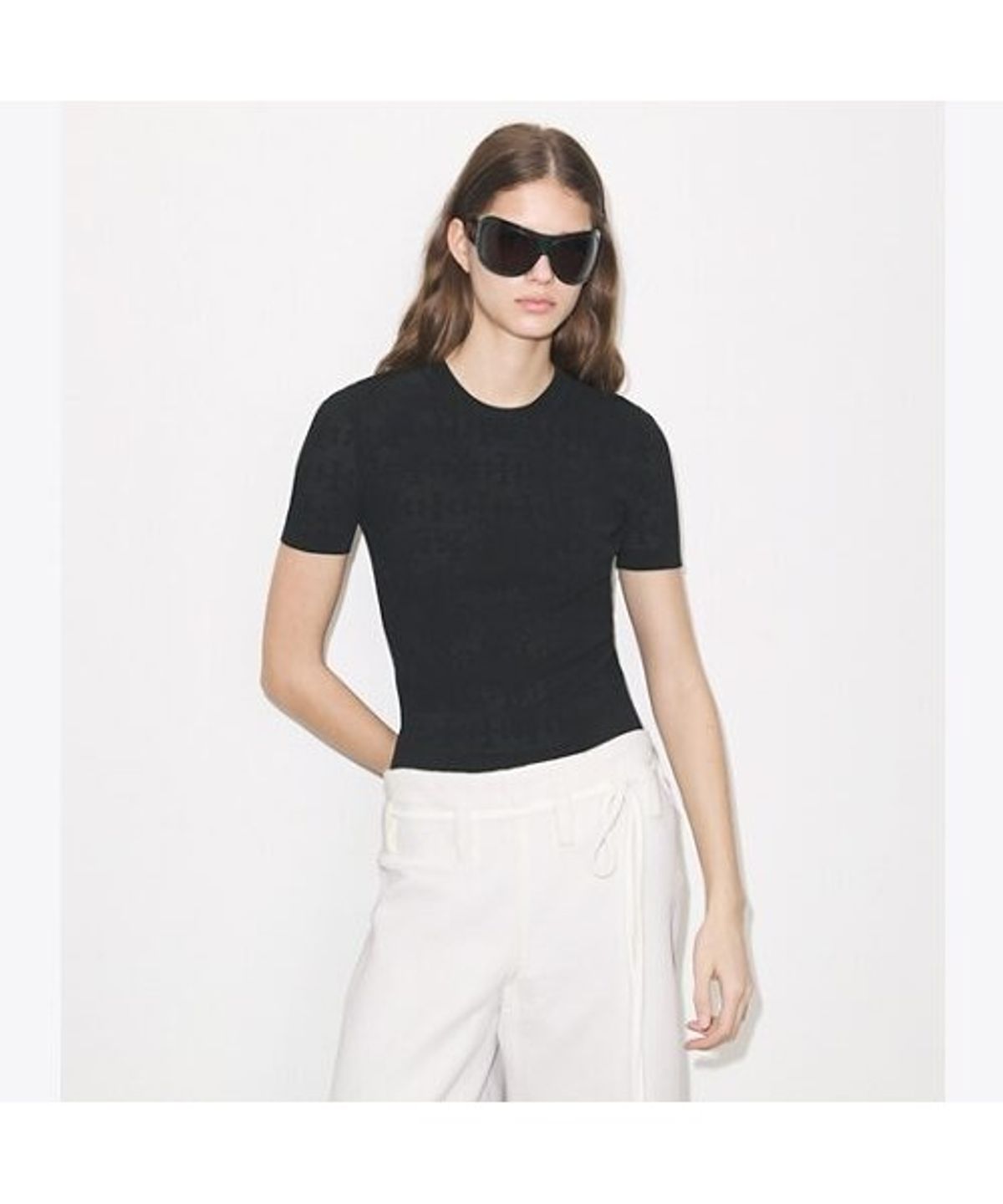 토리버치(TORYBURCH) 티 모노그램 자카드 스웨터 - 블랙