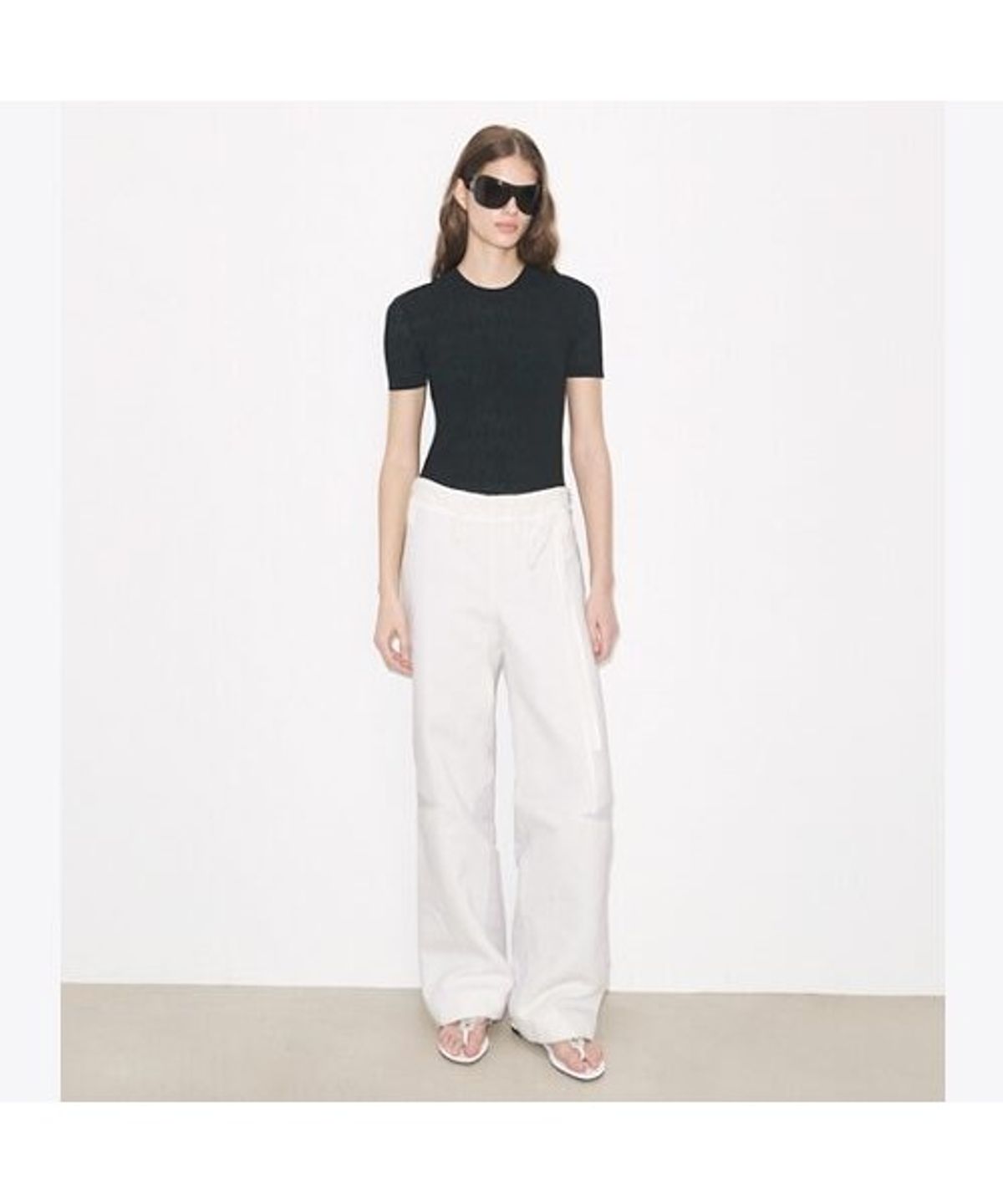 토리버치(TORYBURCH) 티 모노그램 자카드 스웨터 - 블랙