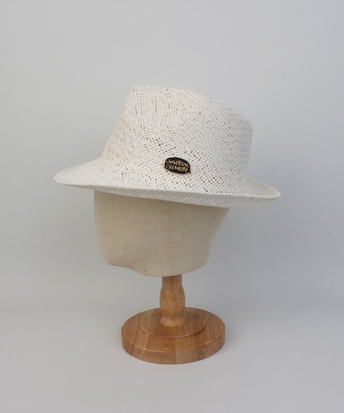 유니버셜 케미스트리(UNIVERSAL CHEMISTRY) BU Summer White Simple Long Fedora 여름페도라