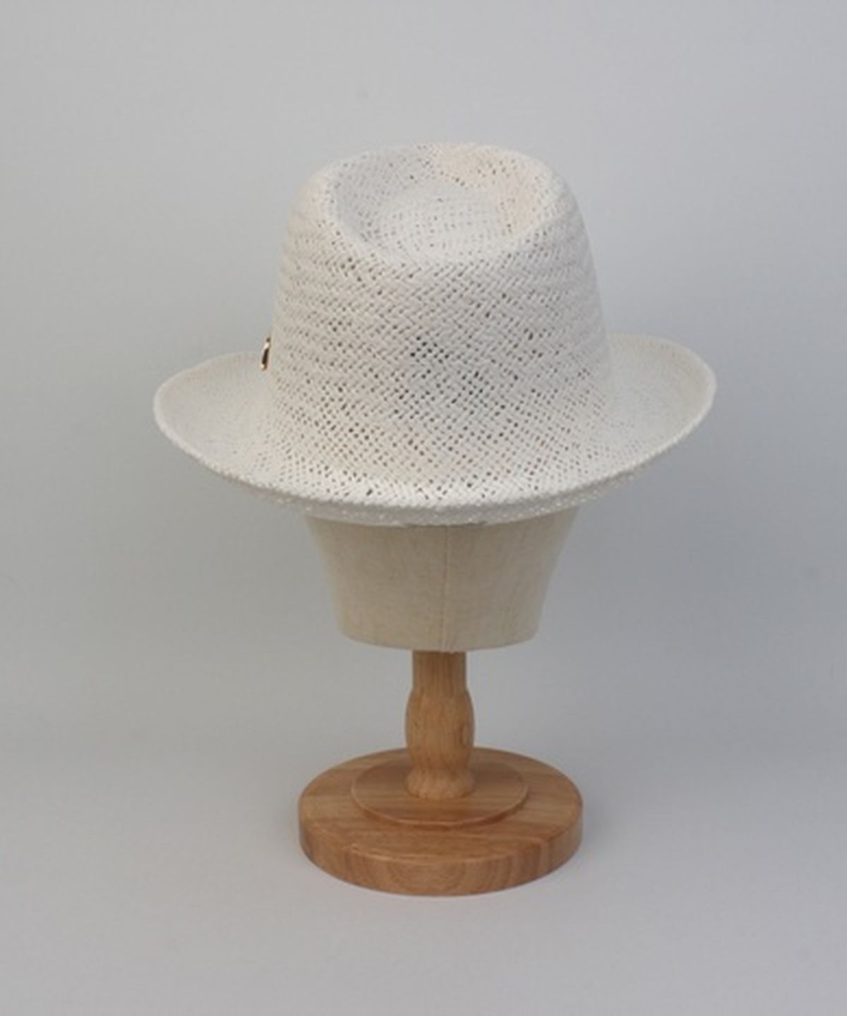 유니버셜 케미스트리(UNIVERSAL CHEMISTRY) BU Summer White Simple Long Fedora 여름페도라