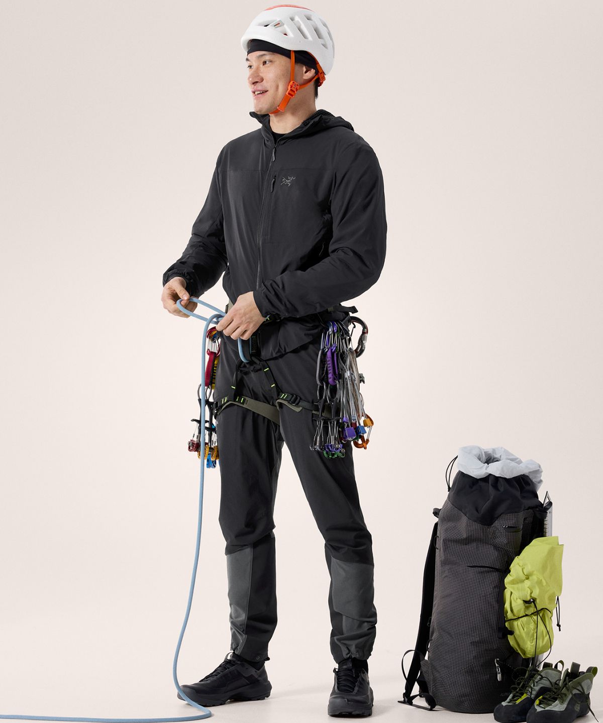 아크테릭스(ARCTERYX) 프로톤 SL 후디 남성 - BLACK / AJQSM09557
