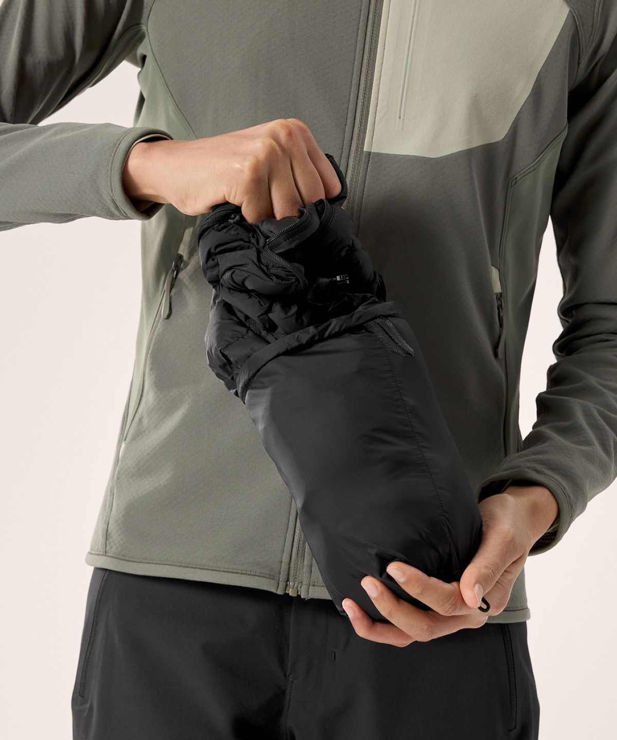 아크테릭스(ARCTERYX) 세륨 베스트 여성 - BLACK / AJQSW10556