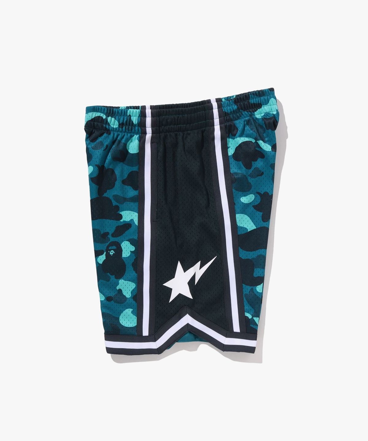 베이프(BAPE) 컬러 카모 메쉬 릴렉스드 핏 쇼츠(M) GREEN