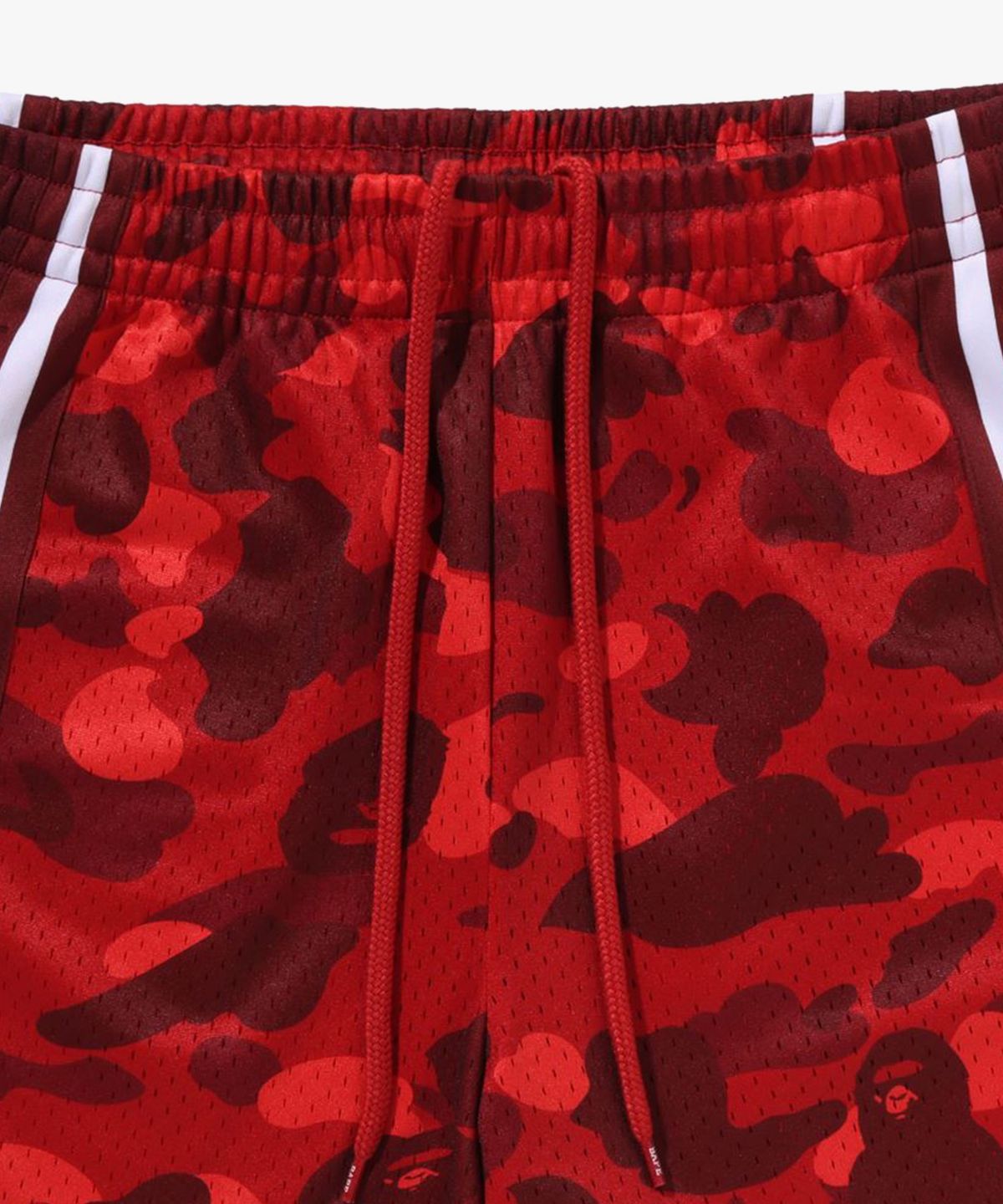 베이프(BAPE) 컬러 카모 메쉬 릴렉스드 핏 쇼츠(M) RED