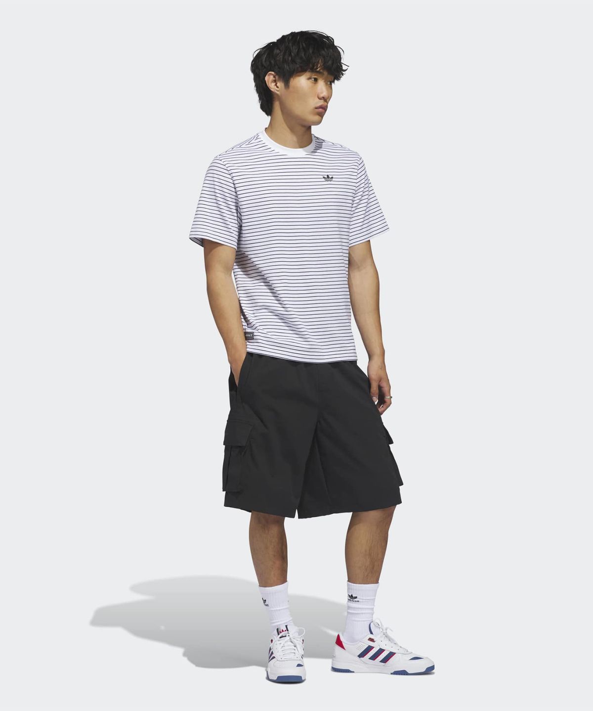 아디다스(ADIDAS) 스케이트보딩 카고 숏 팬츠 - 블랙 / KE1027