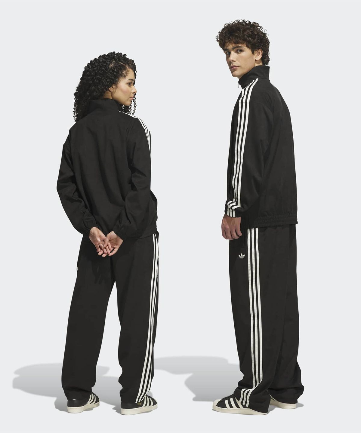 아디다스(ADIDAS) 스케이트보딩 트랙 팬츠 - 블랙 / KS4252