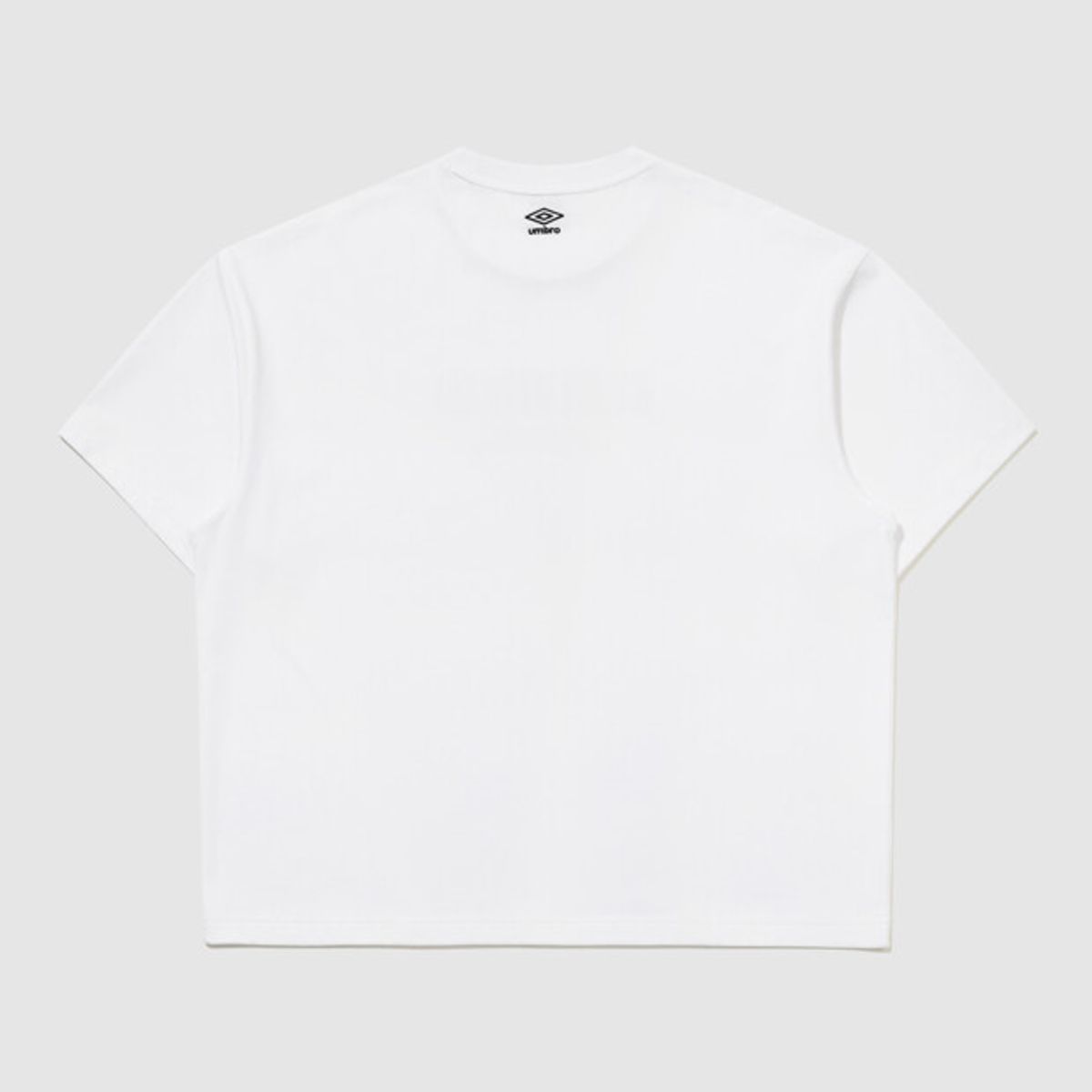 엄브로(UMBRO) 90 타이포 맥스핏 그래픽 반팔 티셔츠 화이트 UR321CRS75