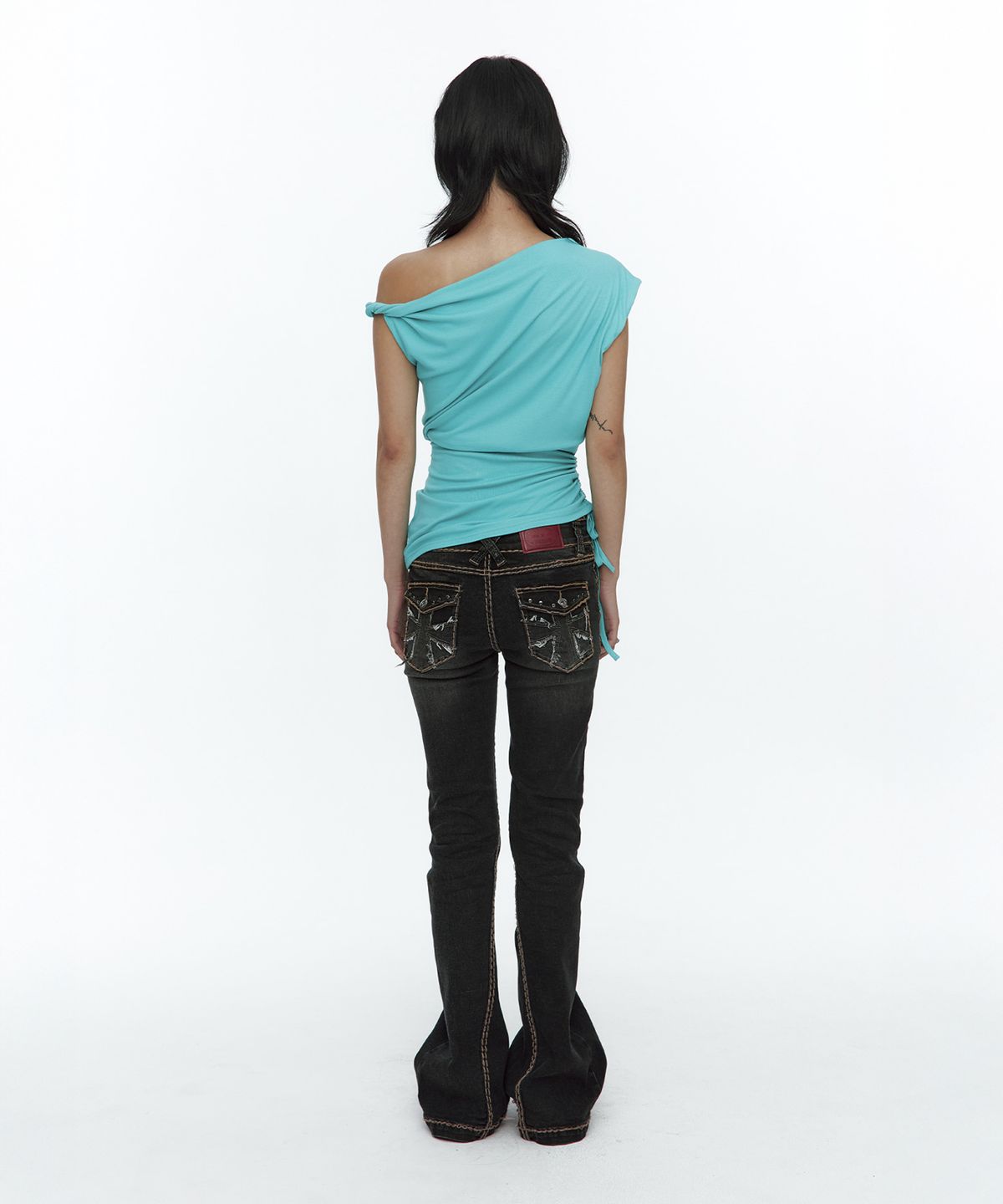 러프넥(ROUGHNECK) Twist Strap Shirring Top Mint