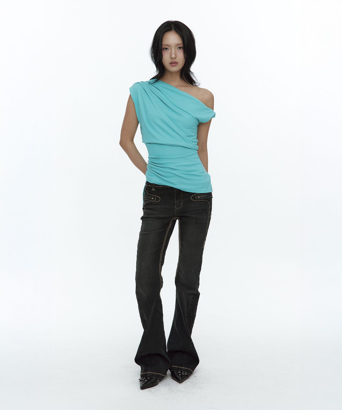 러프넥(ROUGHNECK) Twist Strap Shirring Top Mint