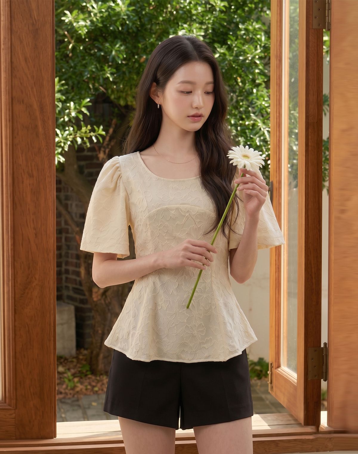 지에마르(GIEMAR) MUSE FLARE BLOUSE IVORY 뮤즈 플레어 블라우스 아이보리