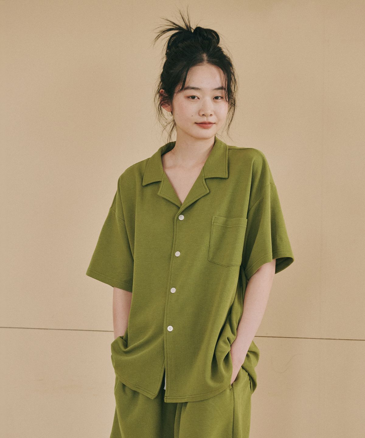 오끼뜨(OGGITT) 레지던스 와플 파자마 셔츠 올리브