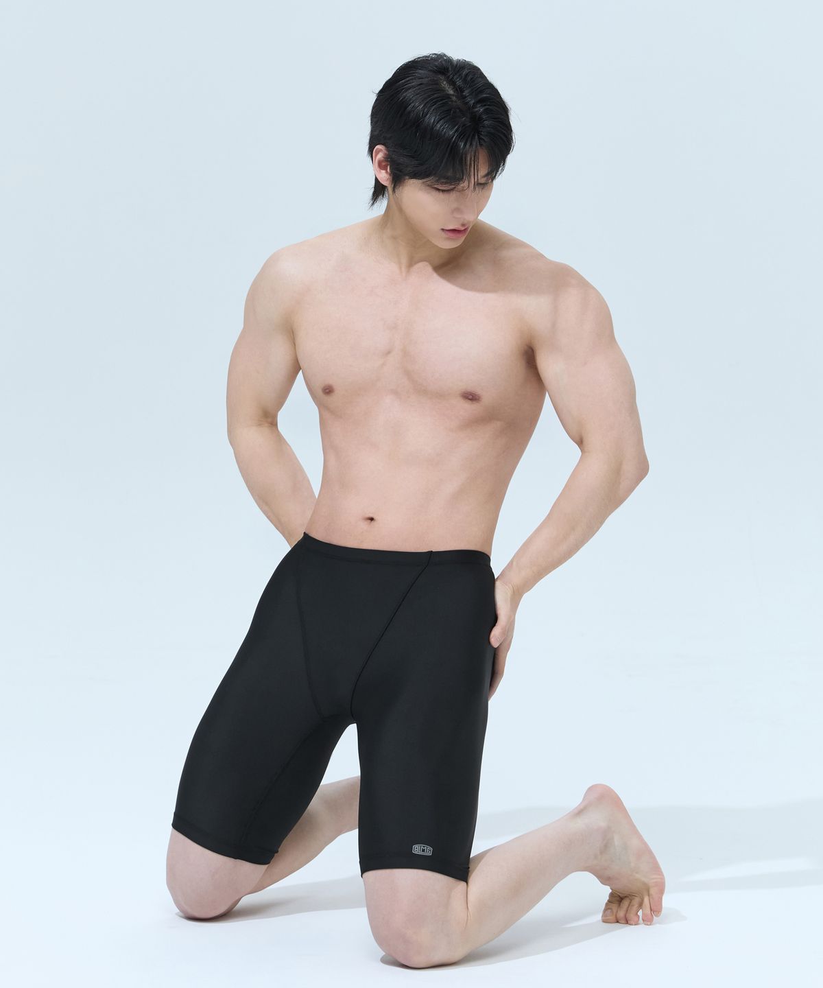 블랙몬스터핏(BLACK MONSTER FIT) 베이직 4부 실내 수영복(BLACK) / BM260119