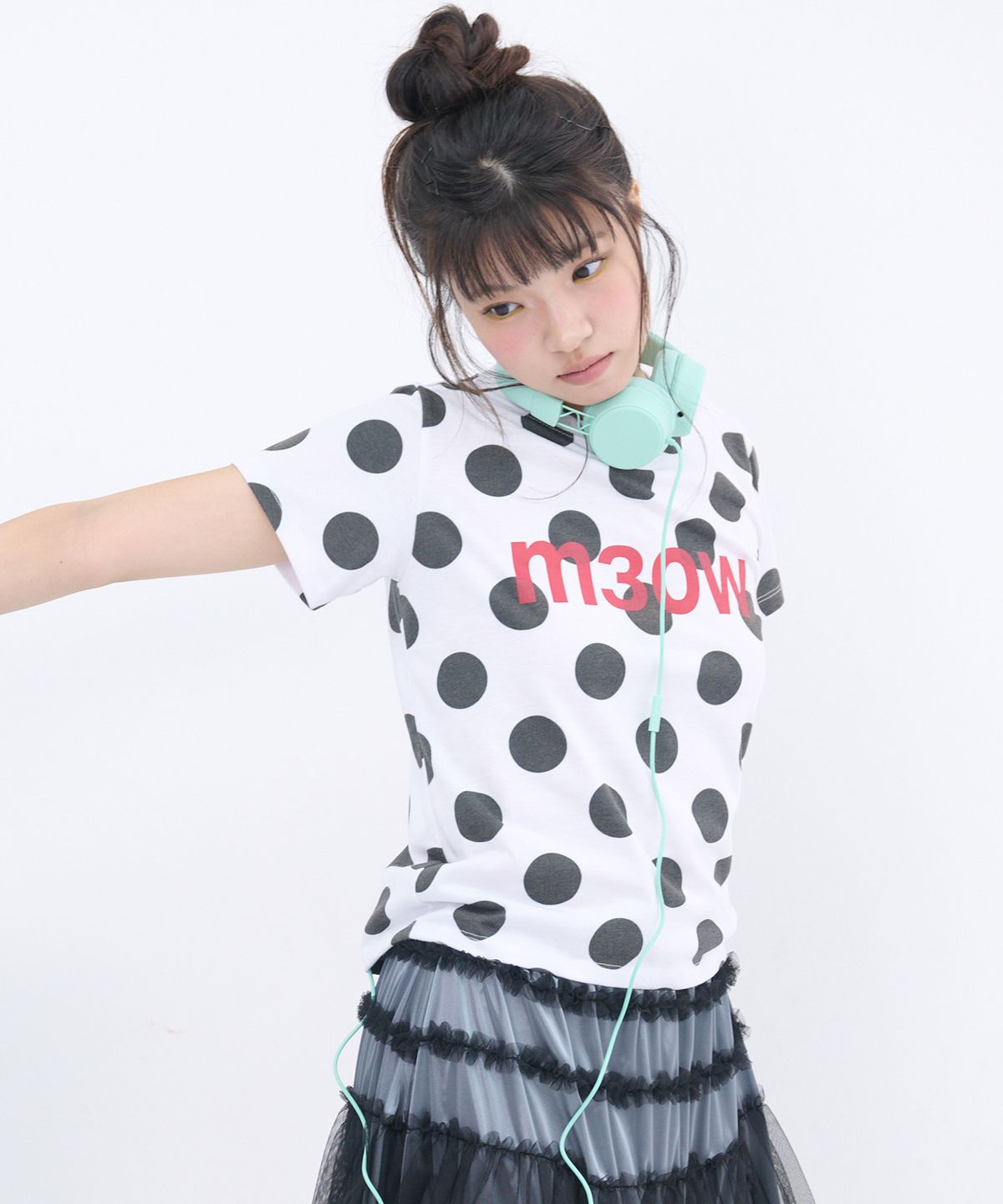 잇자바이브(ITZAVIBE) M3OW SLIM DOT T SHIRT