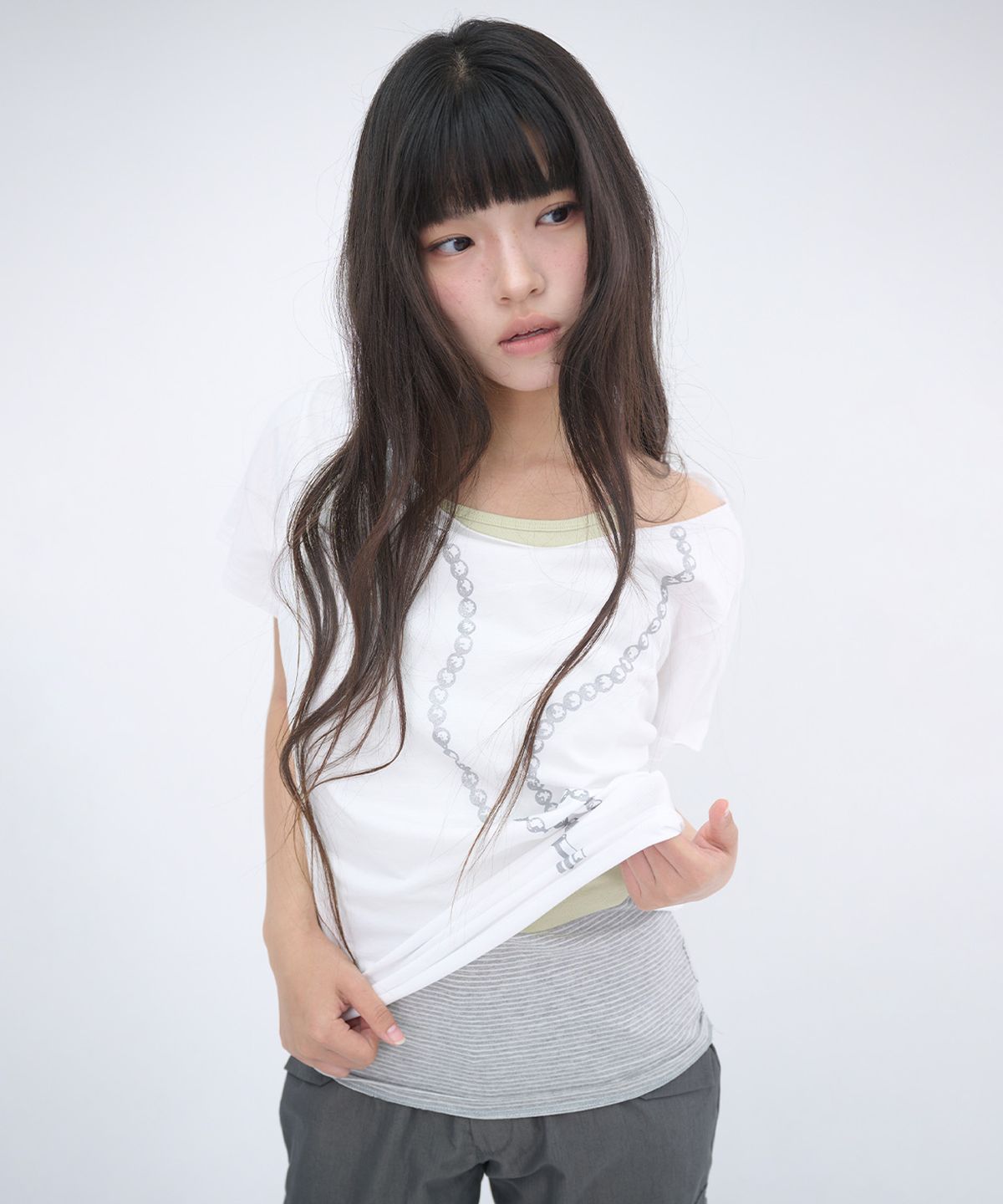 잇자바이브(ITZAVIBE) GLITTER KEY OFF SHOULDER - WHITE