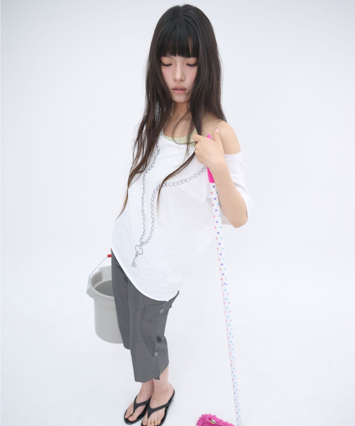 잇자바이브(ITZAVIBE) GLITTER KEY OFF SHOULDER - WHITE