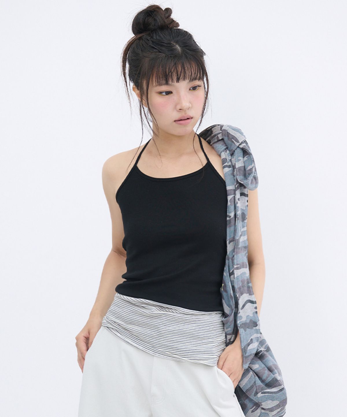 잇자바이브(ITZAVIBE) STRIPE LAYERED HALTER TOP - BLACK