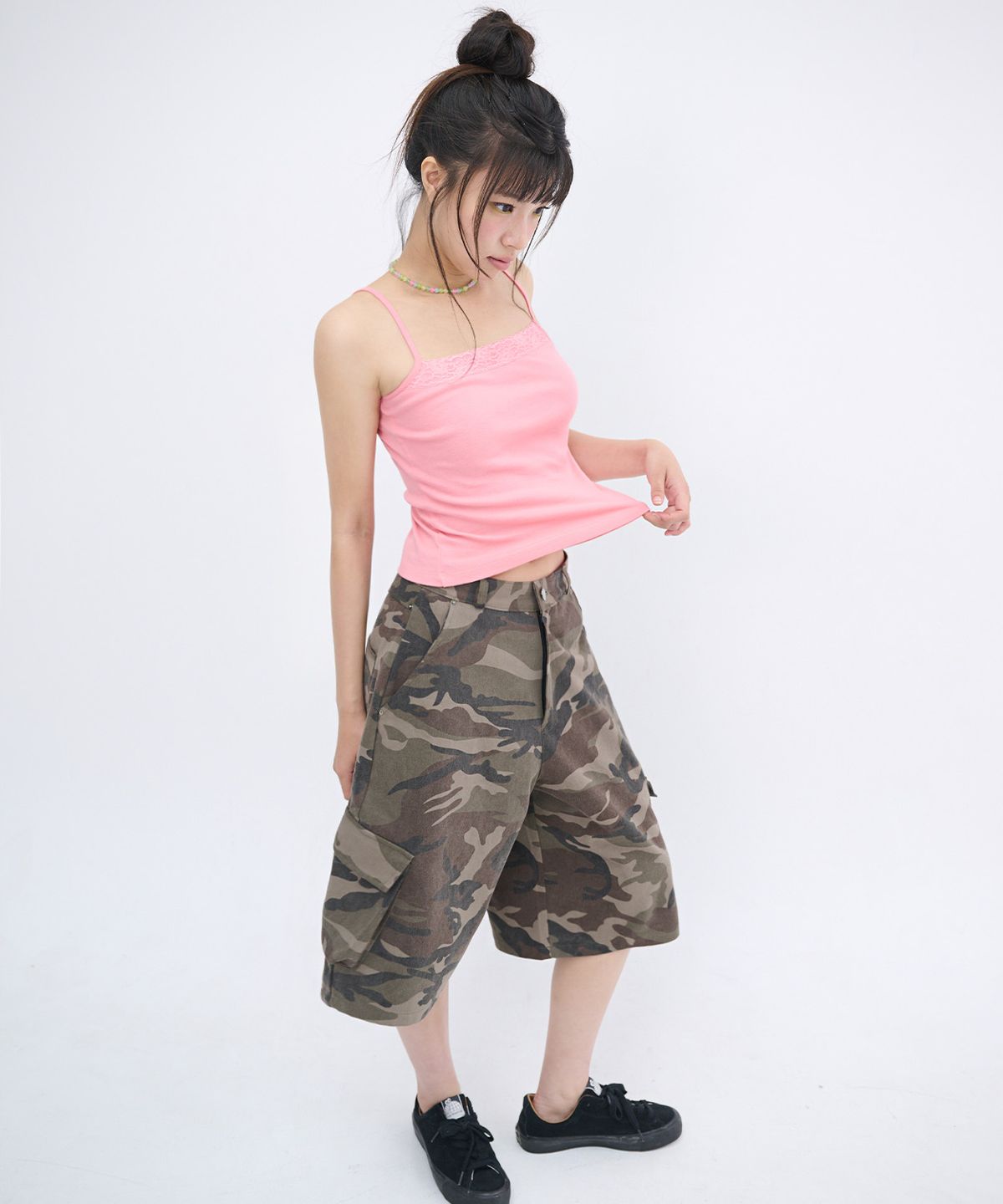 잇자바이브(ITZAVIBE) LACE POINT SLEEVELESS TOP - CORAL