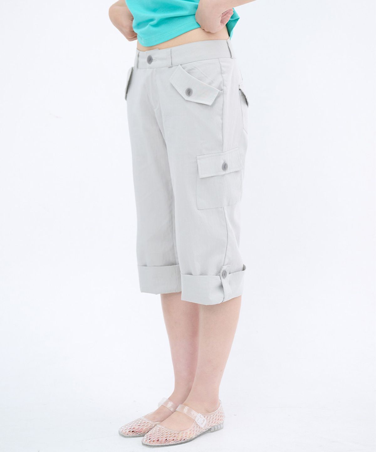 잇자바이브(ITZAVIBE) STRAP POINT CAPRI PANTS - LIGHT GRAY