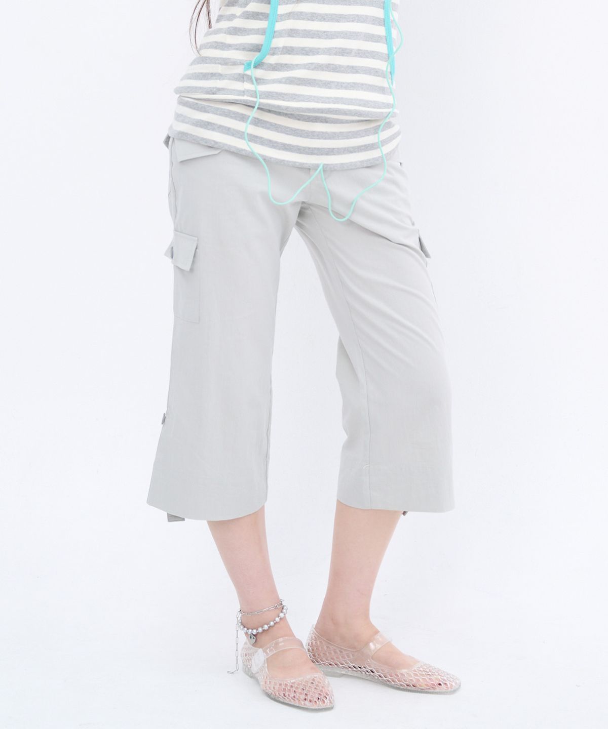 잇자바이브(ITZAVIBE) STRAP POINT CAPRI PANTS - LIGHT GRAY