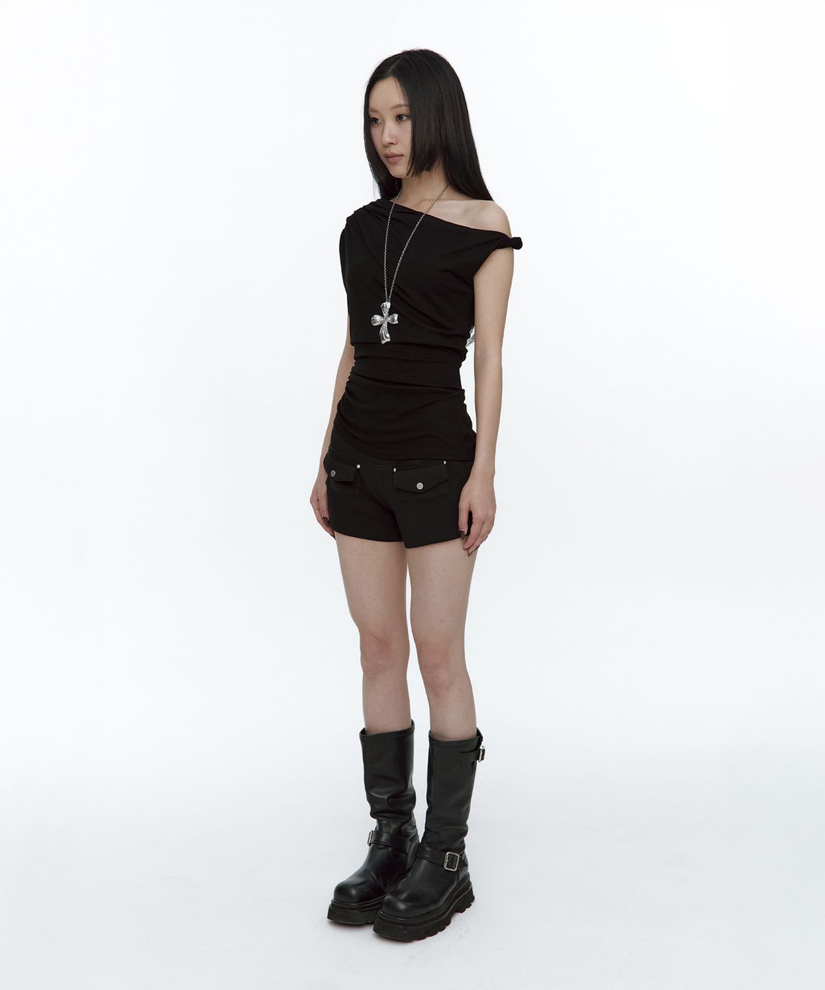 러프넥(ROUGHNECK) Flap Pocket Short Pants Black