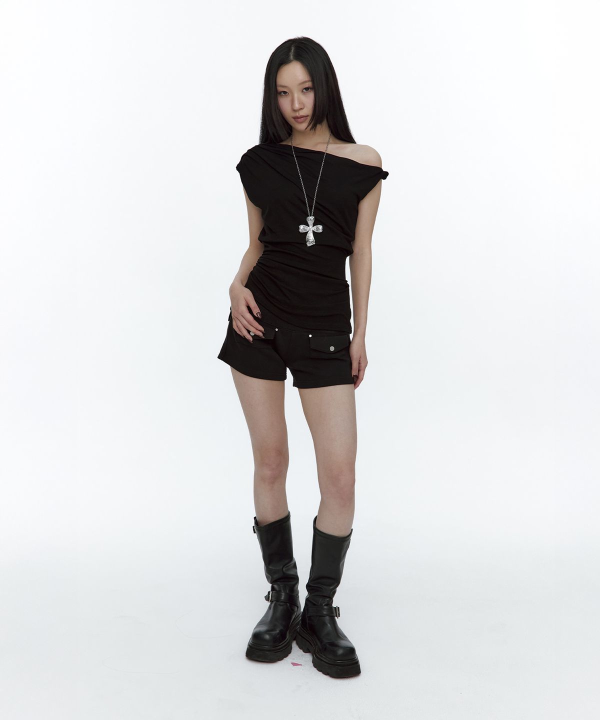 러프넥(ROUGHNECK) Flap Pocket Short Pants Black