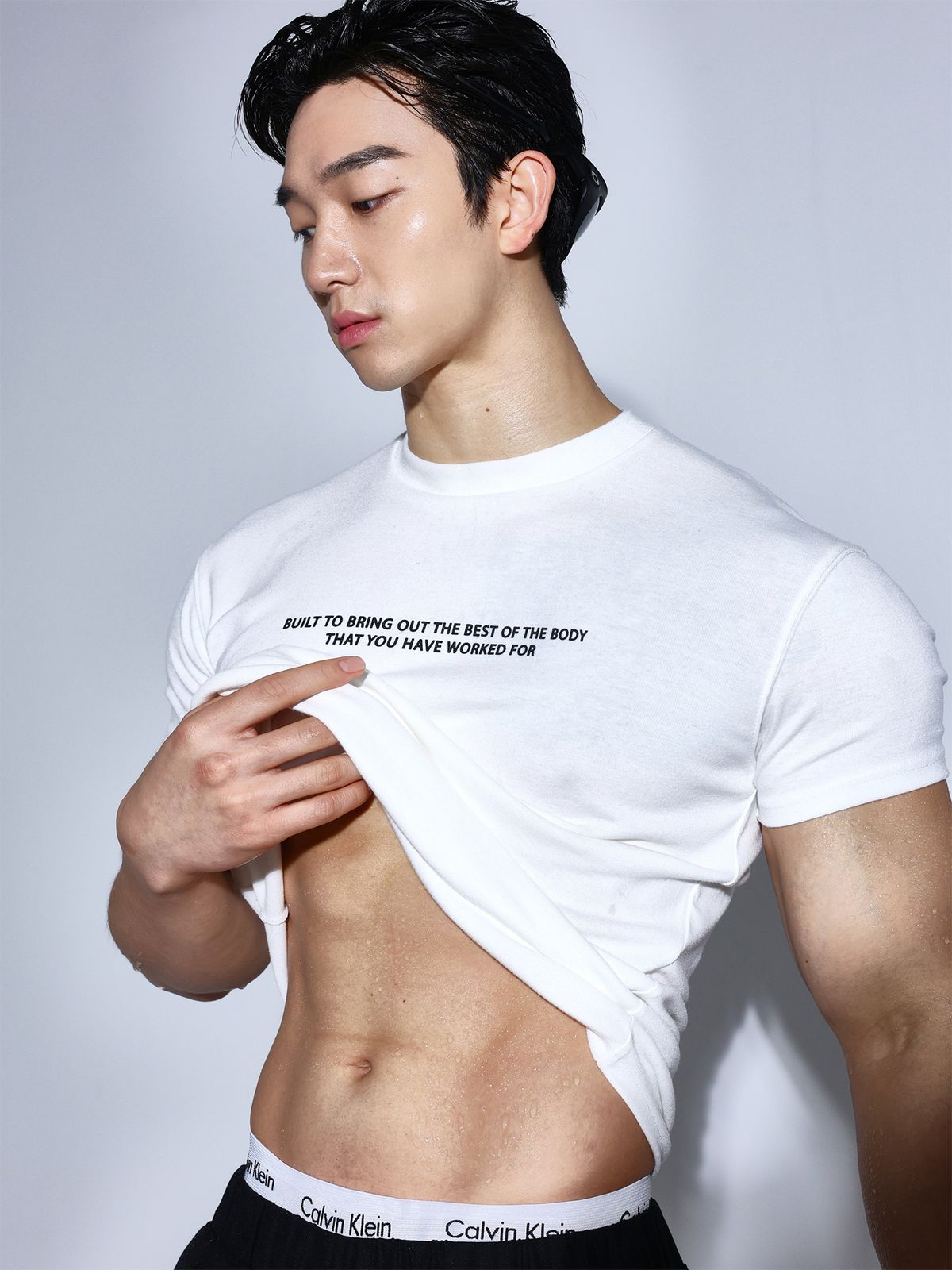핸틀(HENTLE) 바디 시그니처핏 티셔츠 화이트(블랙 로고)