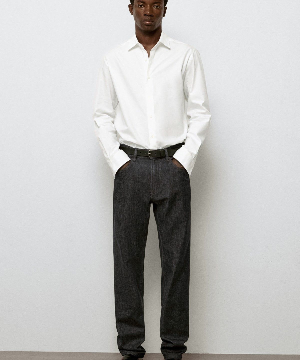 마시모두띠(MASSIMO DUTTI) 라이트웨이트 테이퍼드 핏 진