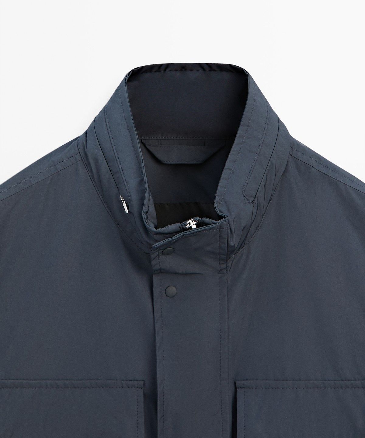마시모두띠(MASSIMO DUTTI) 테크니컬 소재 포켓 디테일 자켓