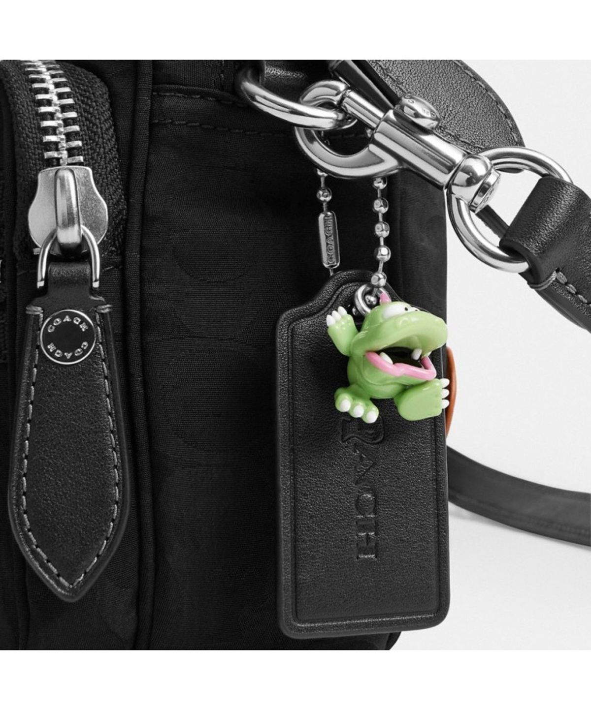 코치(COACH) 코치 x 브레인 데드 다코타 크로스바디 백 인 시그니처 나일론 위드 패치 CFD99 BLC