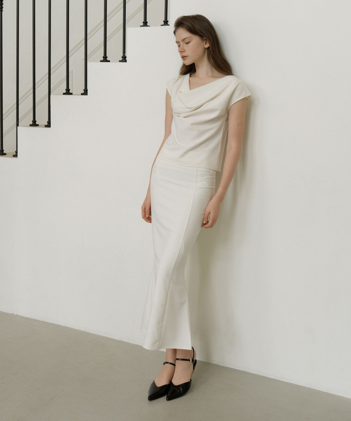 리올그(REORG) GIR DRAPE HALF BLOUSE IVORY