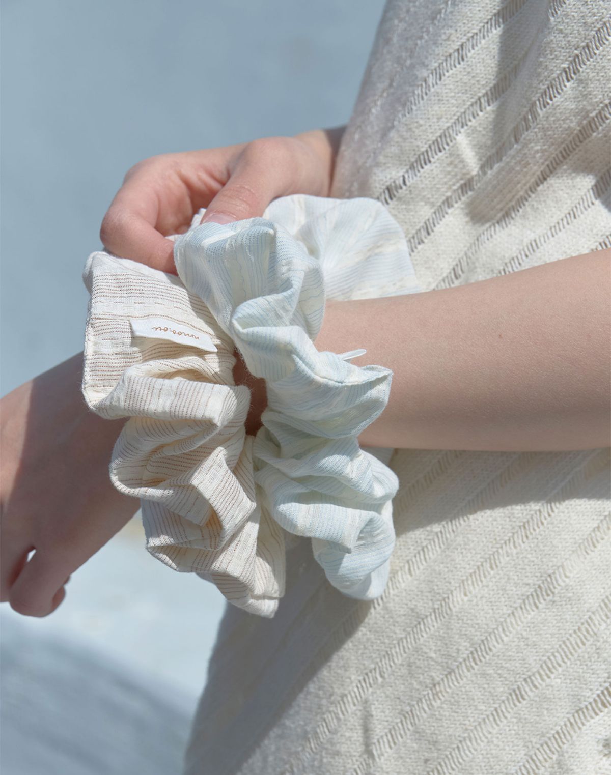 앤무오유(NMOU) Stitch stripe scrunchie (2colors)