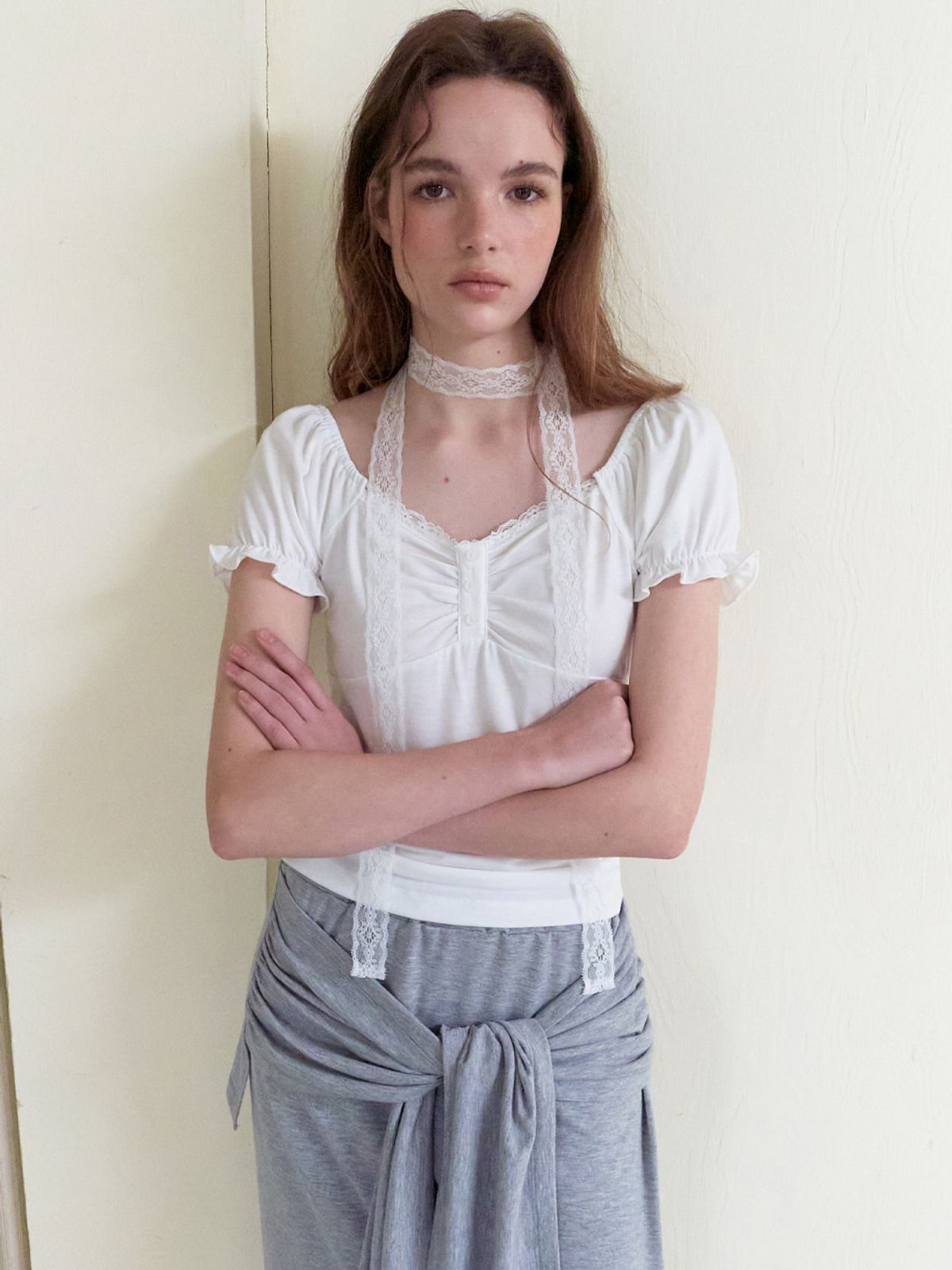 에트몽(ETMON) Lace Scarf Puff T-Shirt, White