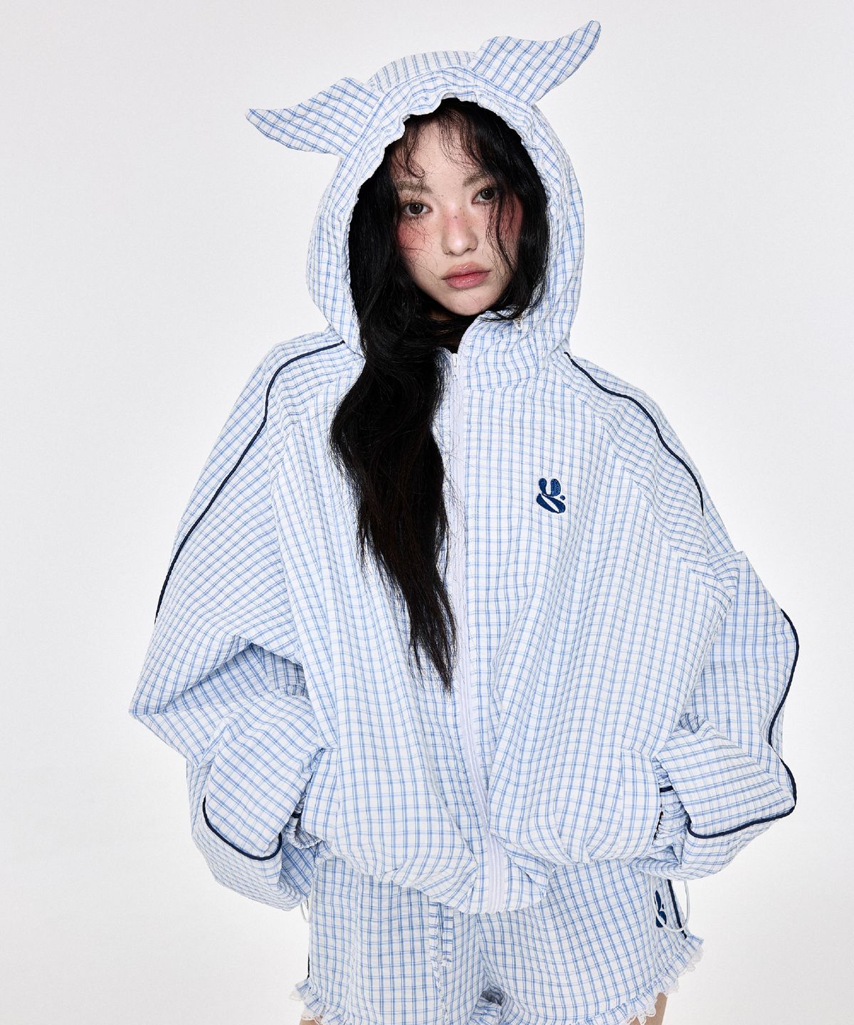예그(YEGG) 윙 체크 윈드브레이커 스카이블루