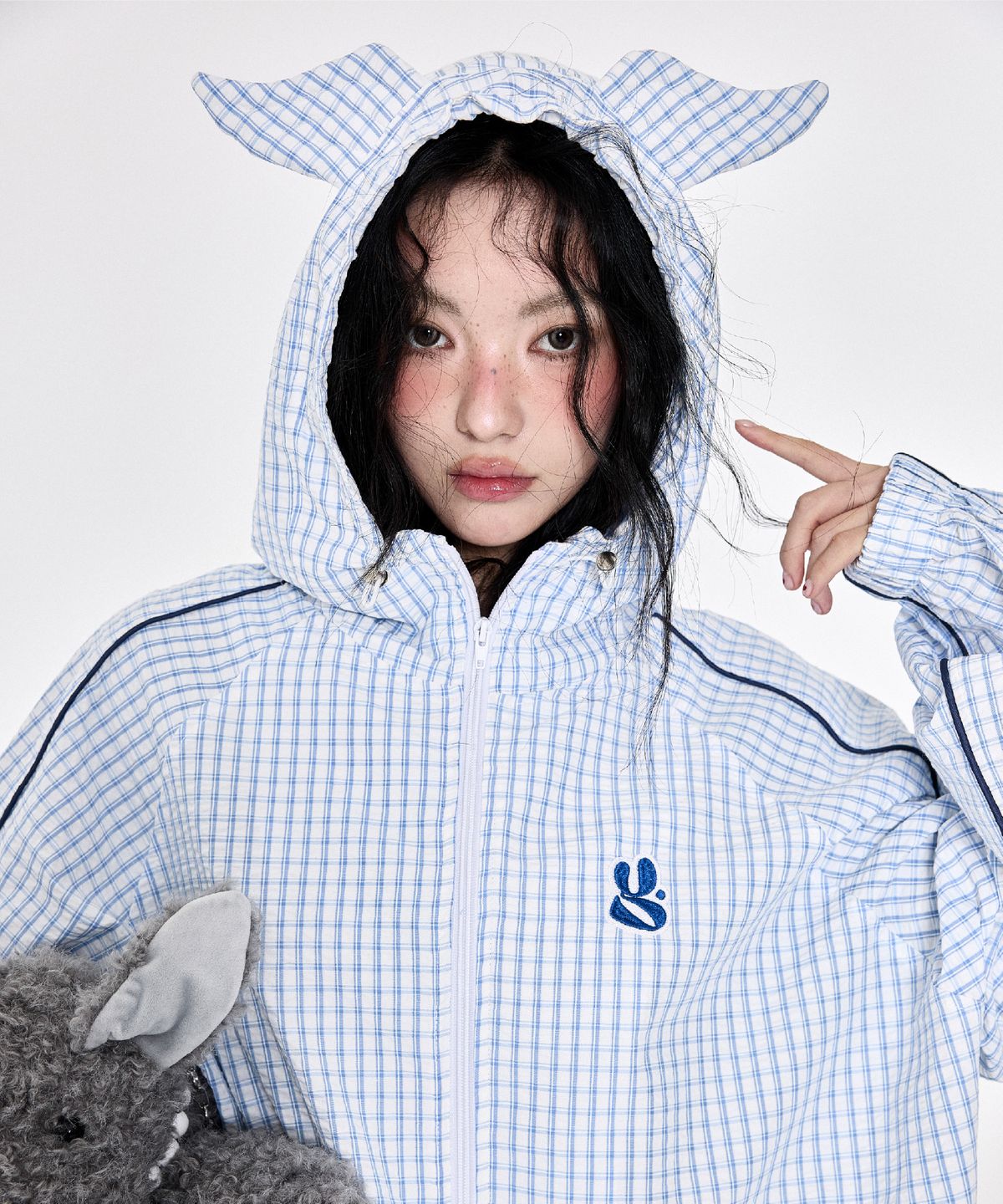 예그(YEGG) 윙 체크 윈드브레이커 스카이블루
