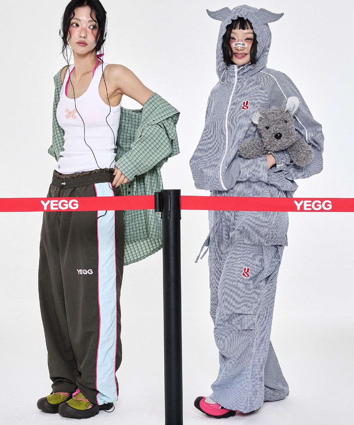 예그(YEGG) 윙 체크 윈드브레이커 네이비