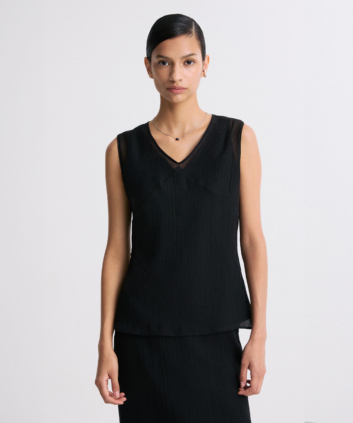 리이(RE RHEE) LAYERED DETAIL SHEER SLEEVELESS TOP BLACK