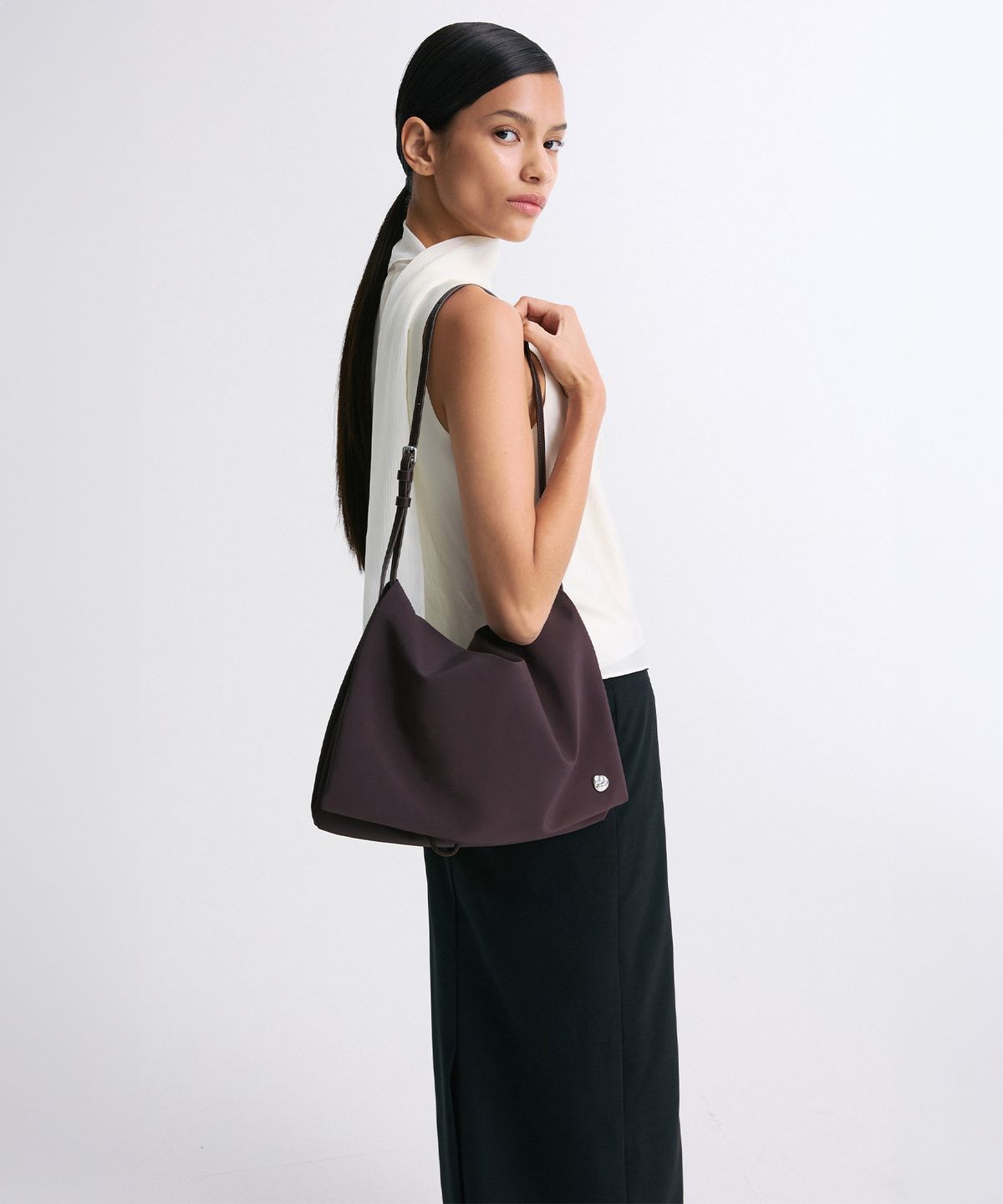 리이(RE RHEE) PADDED SHOULDER BAG BROWN