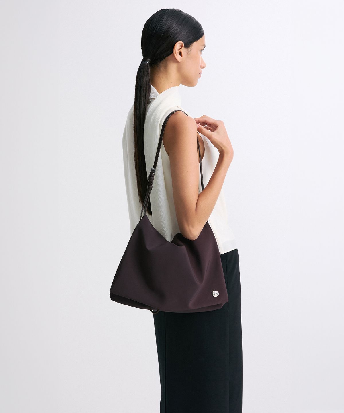 리이(RE RHEE) PADDED SHOULDER BAG BROWN