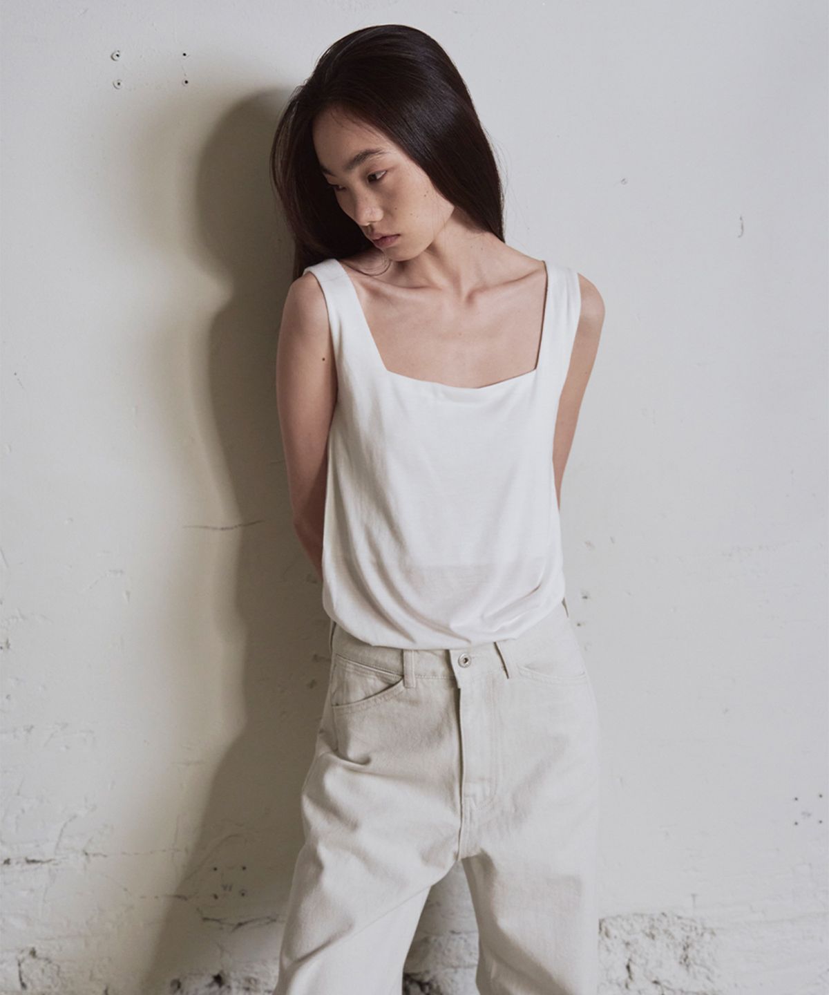 웨니오(VENIO) 미니멀 스퀘어 나시_2color