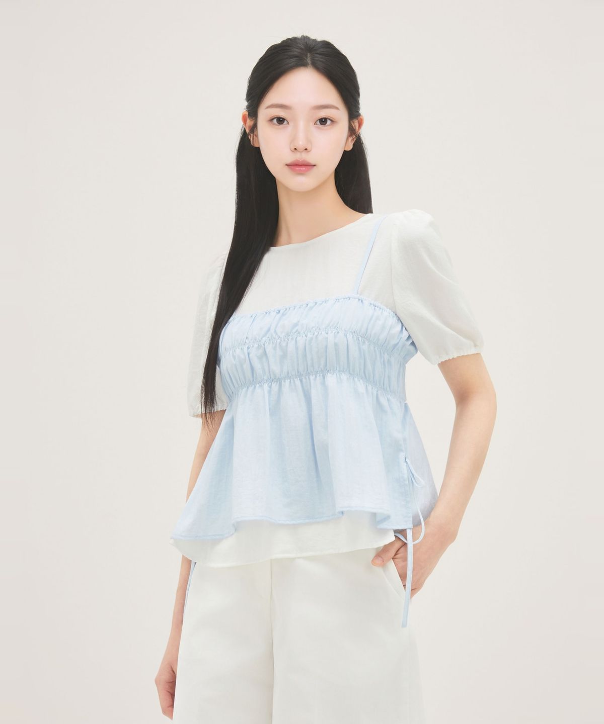 로엠(ROEM) 배색 뷔스티에 세트블라우스 RMBLG26RT8