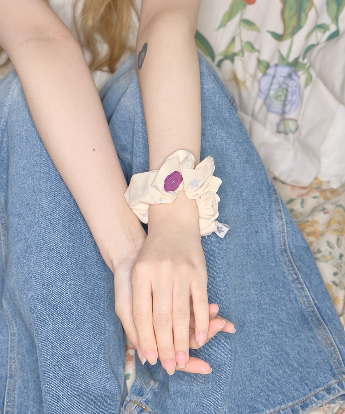 키이비(KIIBI) star button scrunchie yellow