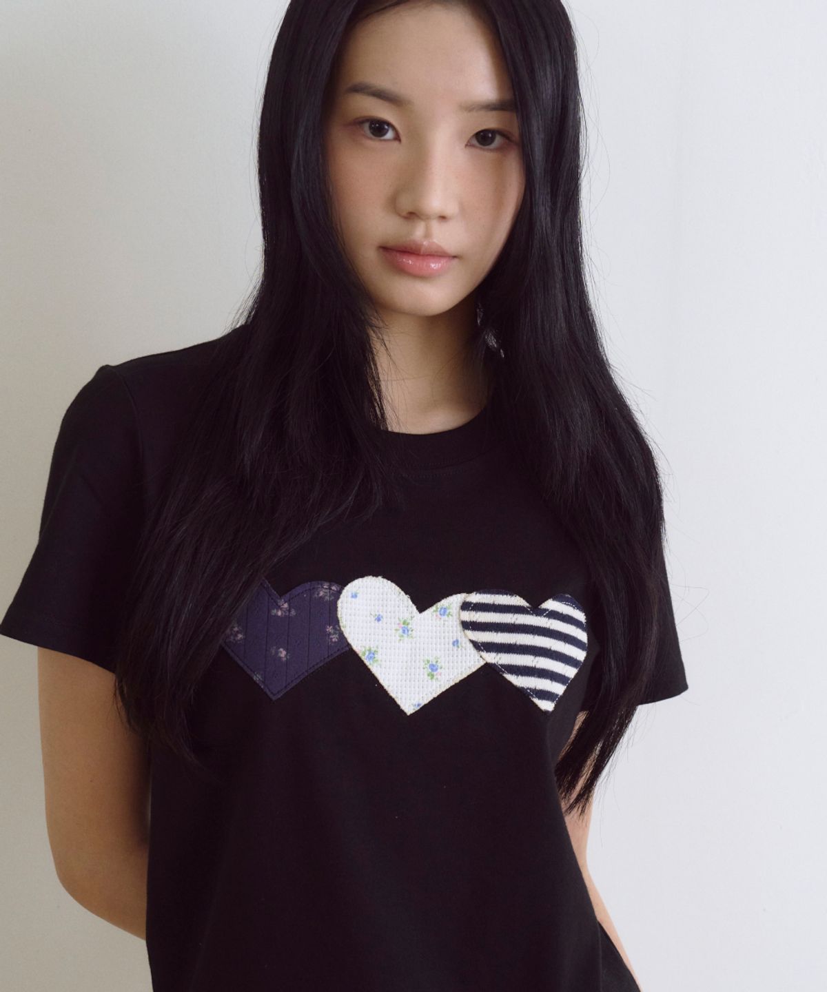 로긴 앤 로지(ROGIN N ROSIE) Heart Patch Cotton T-shirt Black (New)