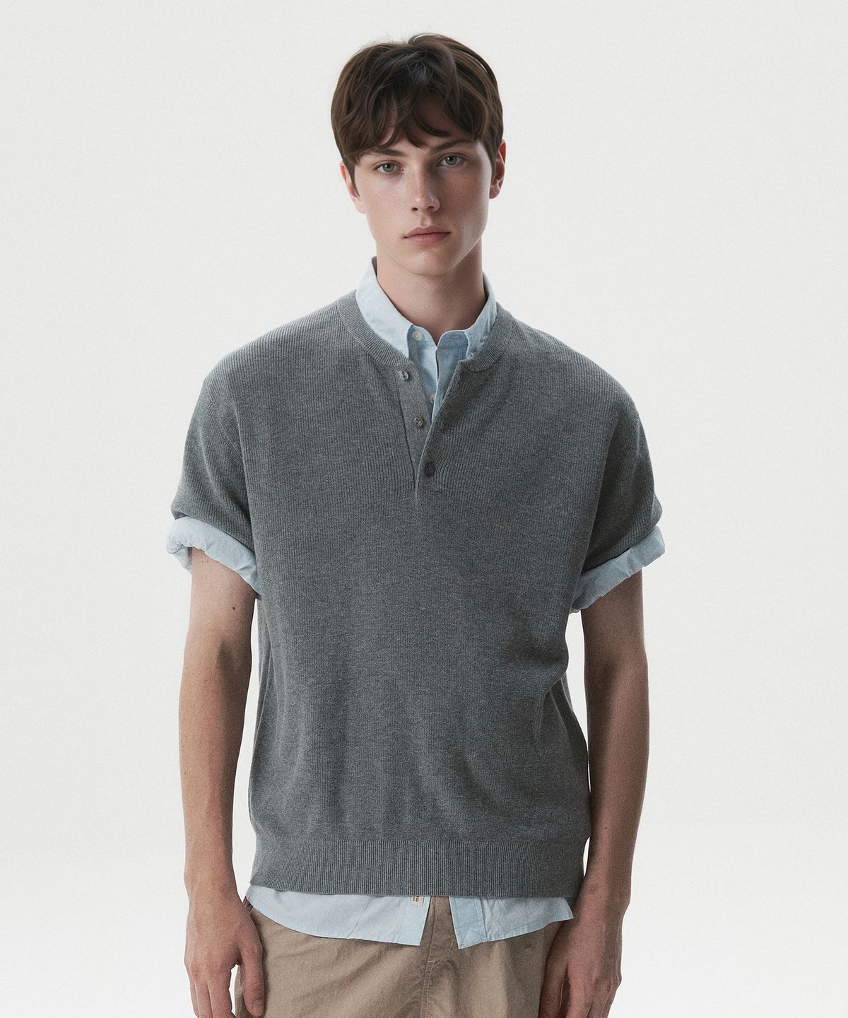 후아유(WHO.A.U) Henley Neck Short Sleeve Sweater / WHKAG2592U