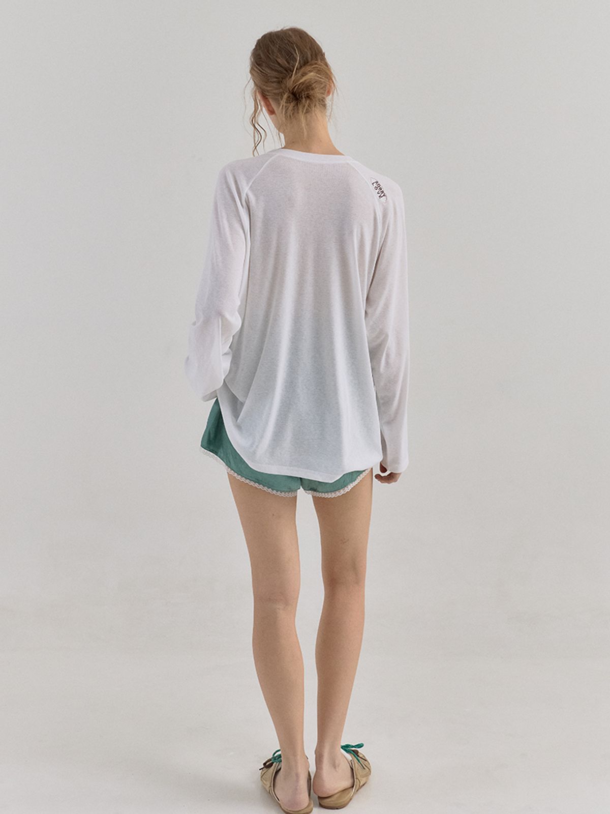 쏘리, 투 머치 러브(SORRY, TOO MUCH LOVE) Pale Mood Sheer Raglan Top_White