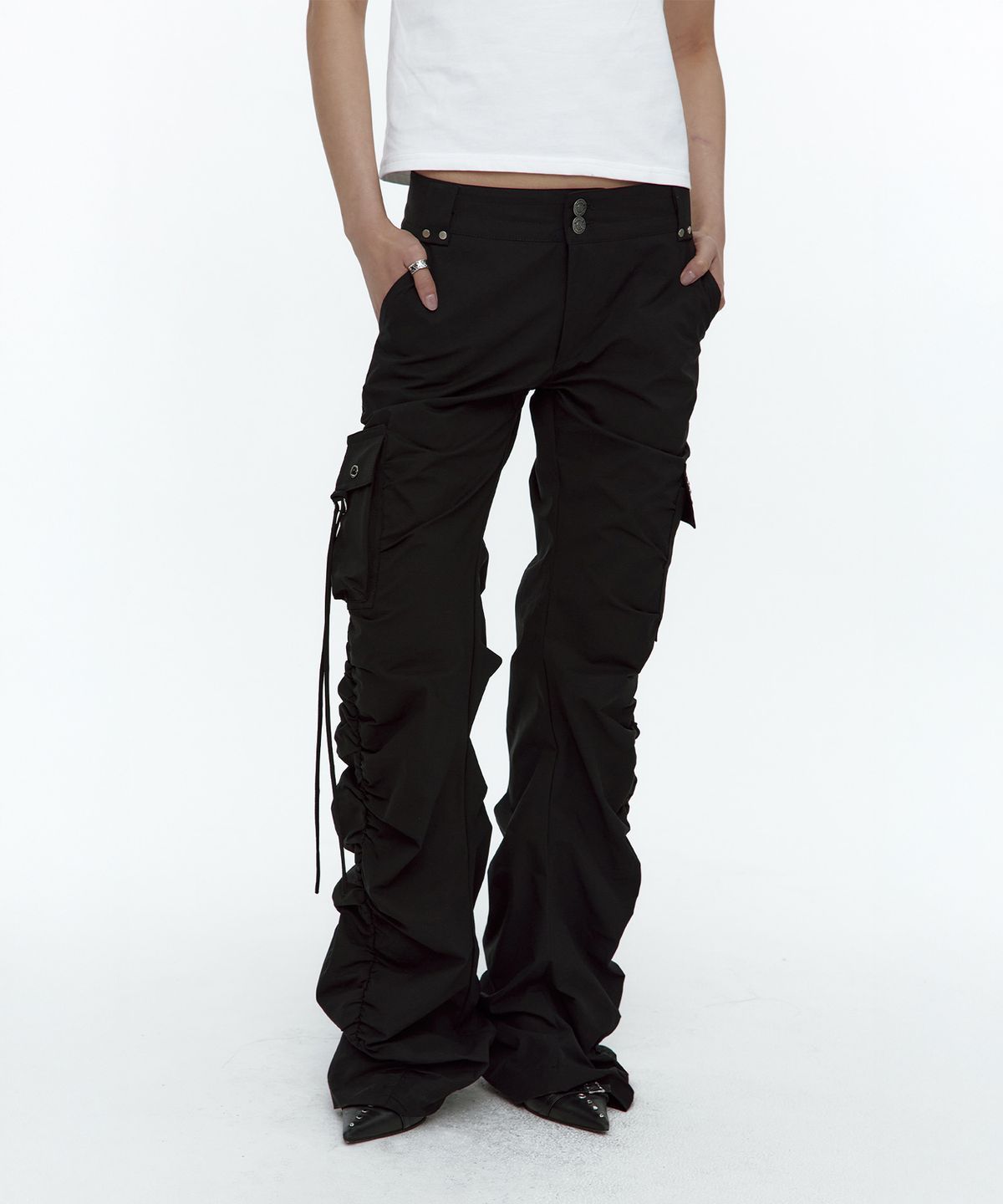 러프넥(ROUGHNECK) Shirring Cargo Pants Black